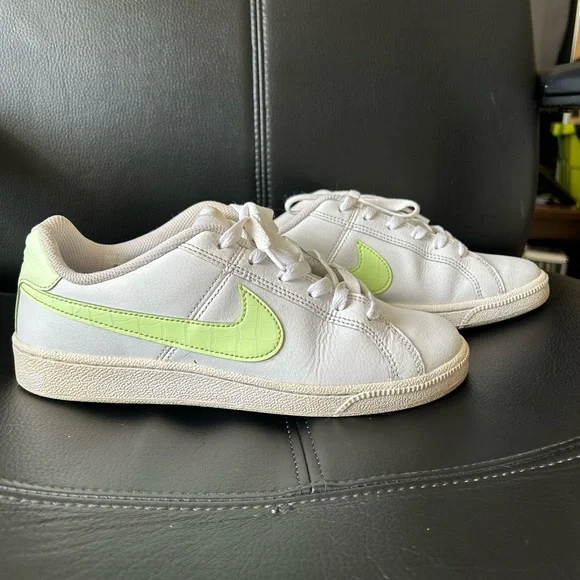 Nike Court Royale Women’s Shoes - Picture 2 of 7